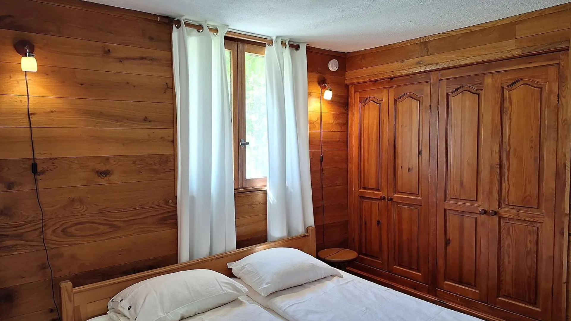 Romantic-Louveteaux-En-Provence**** Saint-Pierre  Feriehus Saint-Pierre (Alpes-de-Haute-Provence)